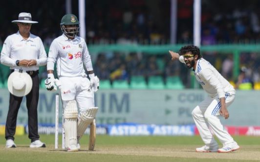 'रवींद्र जड़ेजा 300 टेस्ट विकेट लेने वाले सातवें भारतीय | '